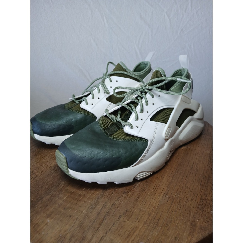 Nike Air Huarache Running Shoe Size 8.5 Green And White